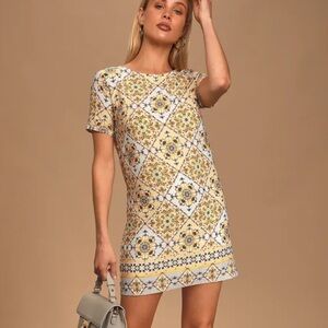 Lulus Dandy Lion Yellow Print Short Sleeve Shift Mini Dress Size small summer